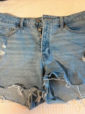 Old Navy High Rise OG Straight Denim Shorts Women’s Size 14 Distressed Cutoff